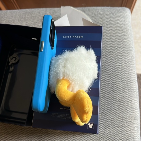 CASETIFY Donald Duck Plush Grippy case for iPhone 15 Pro - Picture 6 of 9